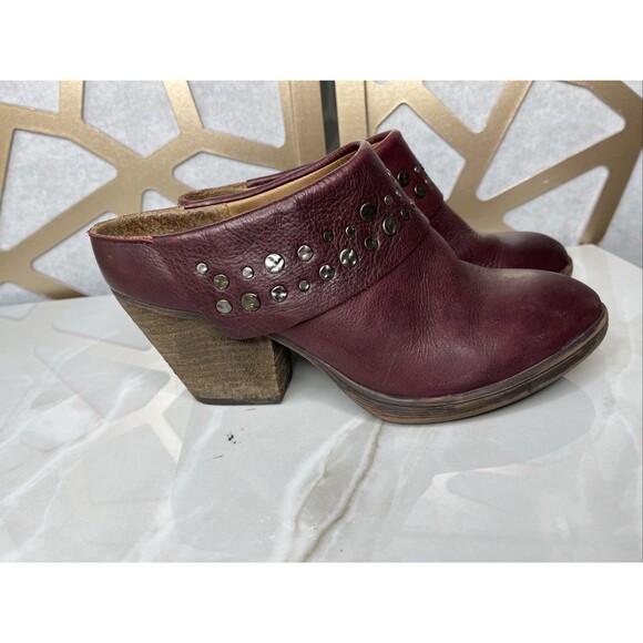 Sofft Gila Clogs Mules Women 9 Eu 40.5 Red Leather Studded Heels Slip Shoes On - Picture 3 of 11